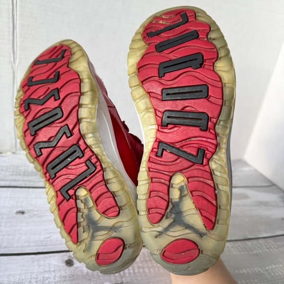 Rare Find! Air Jordan 11 Retro BP "Gym Red" - Size 3Y - Picture 7 of 11